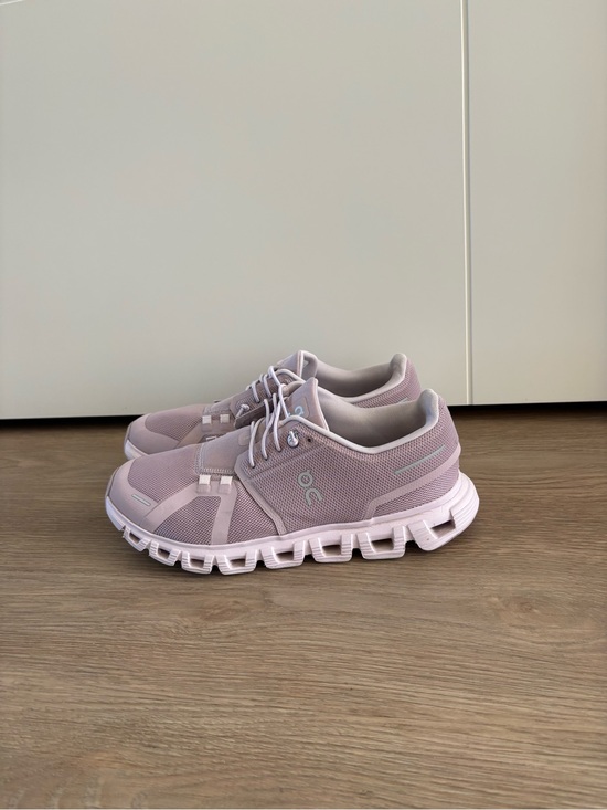 On Running Shoes - On Clouds Tec